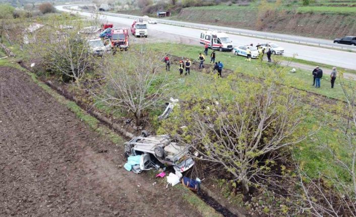 Amasya’da takla atan otomobil tarlaya uçtu: 1 ölü, 2 yaralı