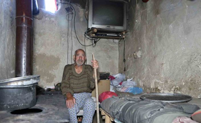 Ambulansa binerken ’Çizmelerim çıkarayım mı’ sözüyle gönülleri fethetti, hayatından dram çıktı