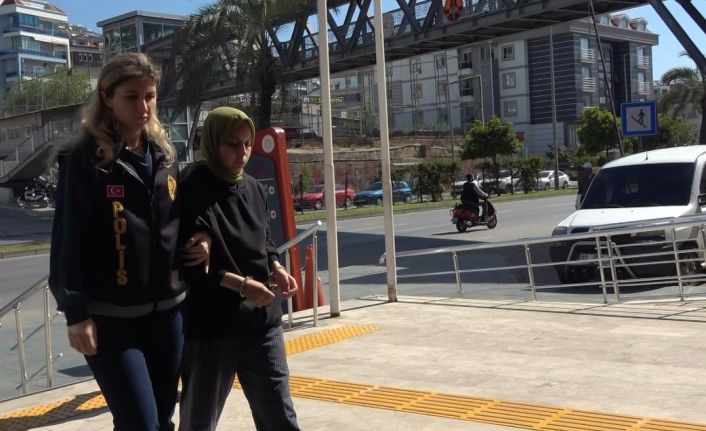 Antalya’da akıl almaz olay: 36 günlük bebeğini pencereden attı