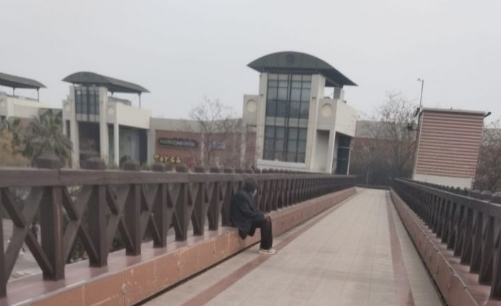 Antalya’da dilencinin üzerinden çıkanlar döviz bürosunu aratmadı