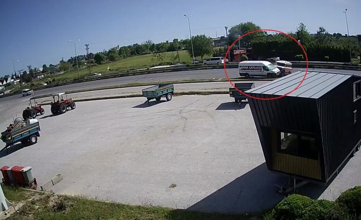 Araçtan koparak üzerine doğru gelen tekeri son anda fark etti, ölümden döndü