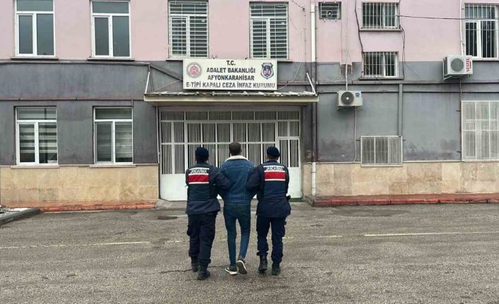 Aranan şahıs jandarmanın yol uygulamasında yakalandı