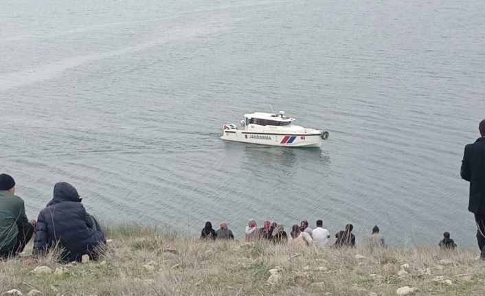 Atatürk Barajı’nda bir kişi kayboldu