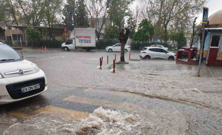 Aydın’da sağanak etkili oldu
