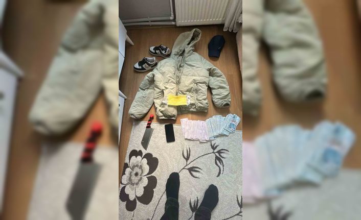 Bağcılar’da market çalışanını bıçakla tehdit ederek 80 bin lirayı gasp etti