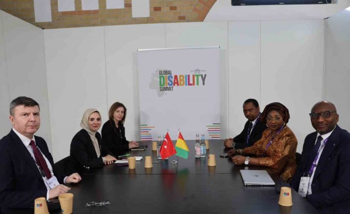 Bakan Göktaş, Berlin’de Filistin, Kongo, Gine ve Cezayirli bakanlar ile ikili görüşmelerde bulundu