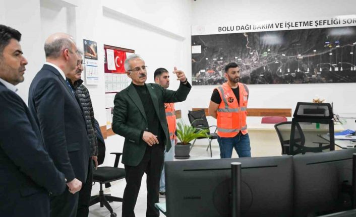 Bakan Uraloğlu, Bolu Dağı Bakım ve İşletme Şefliği’ni ziyaret etti