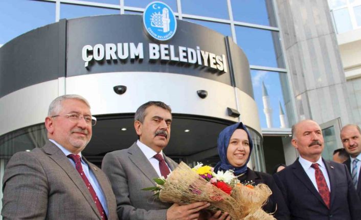 Başkan Aşgın taleplerini Bakan Tekin’e iletti