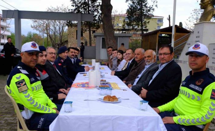 Başkan Doğanca bayramı görevi başında geçiren personelleri unutmadı