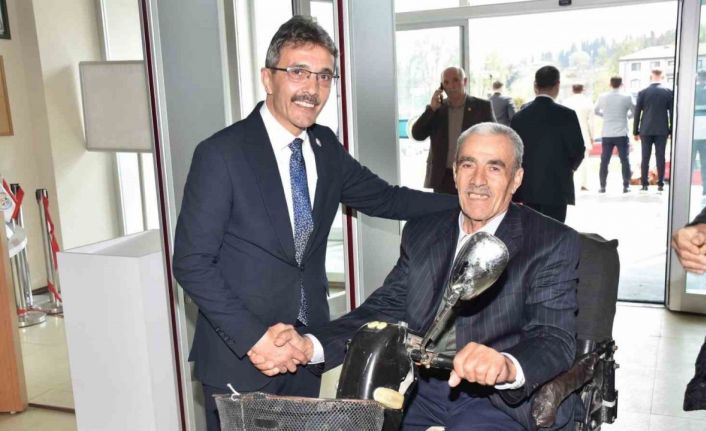 Başkan Şenol Dinç, vatandaşla bayramlaştı