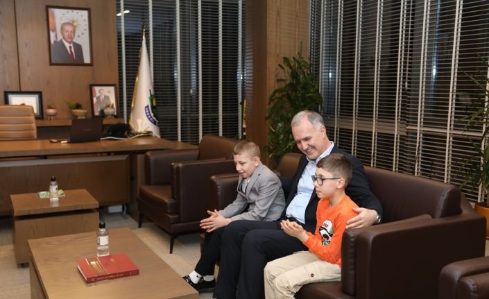 Başkan Taban otizmli çocuklarla buluştu