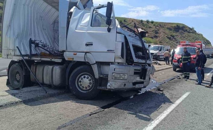 Batman’da iki tır çarpıştı: 1 ölü, 1 yaralı