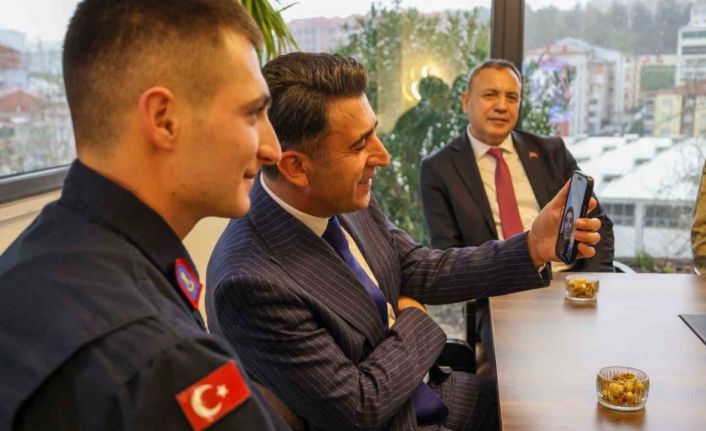 Bilecik’te vatani görevini yapan askere duygulandıran sürpriz