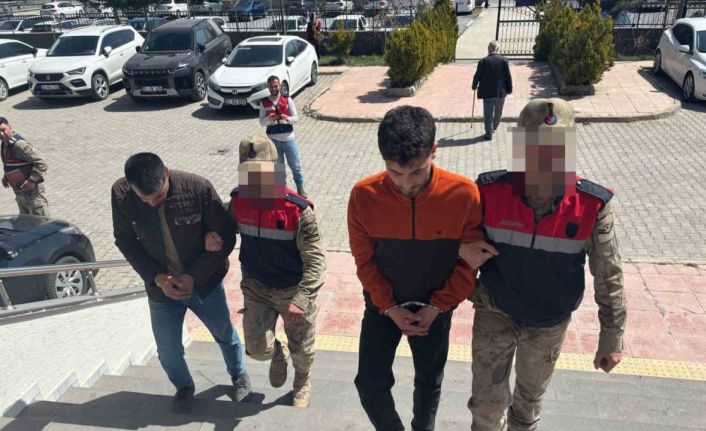 Bitlis’te göçmen kaçakçılığı yapan 4 organizatör tutuklandı