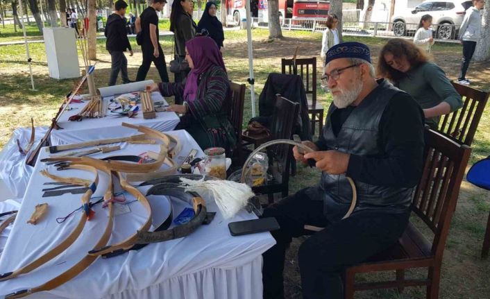 Bu festivalde unutulmaya yüz tutmuş meslekler sergileniyor