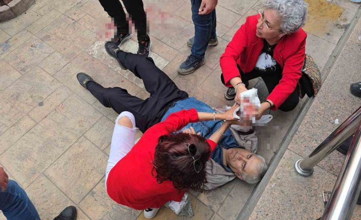 Cadde ortasında husumetlisini bıçakladı