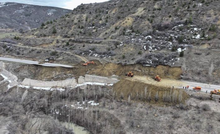 Erzincan - Kelkit yolu ağır tonajlı araçlar için trafiğe kapalı