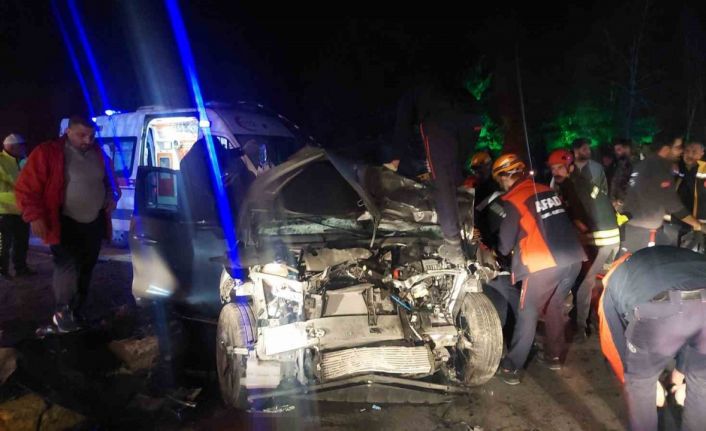 Erzurum’da freni tutmayan kamyonet 6 aracı biçti: 7 yaralı