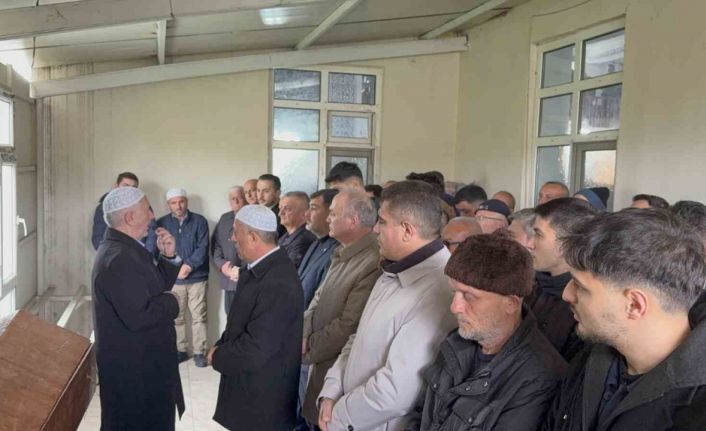 Eski başkan son yolculuğuna uğurlandı