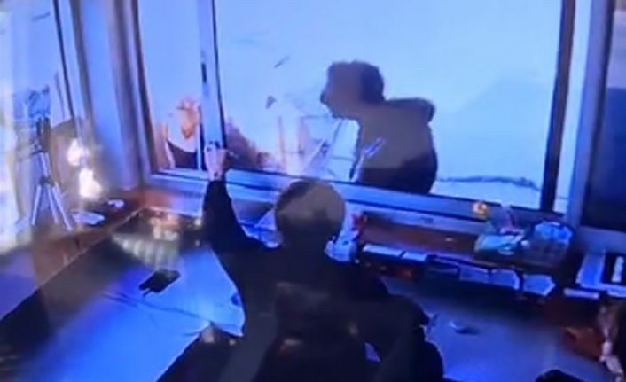 Eski nişanlısını öldürüp annesini yaralamıştı, intihar eden saldırgan 6 yıl hapisle aranıyormuş