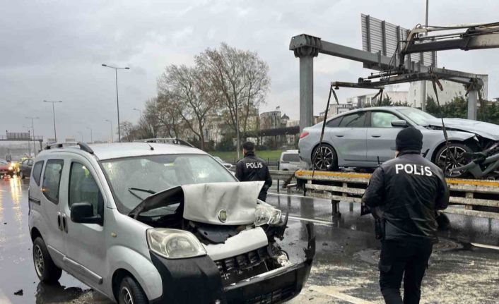 Fatih’te zincirleme trafik kazası: 1 yaralı
