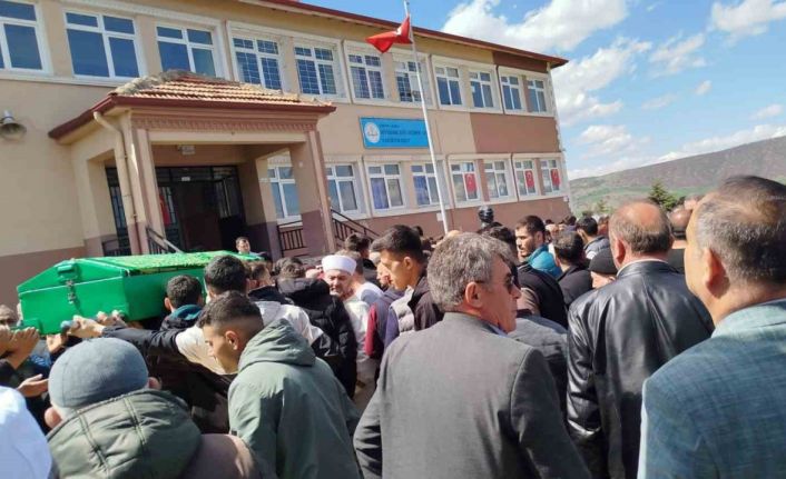 Feci kazada hayatını kaybeden genç imam son yolculuğuna uğurlandı