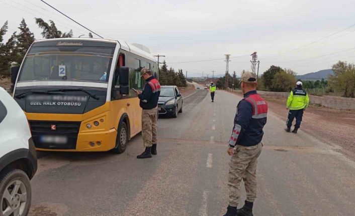 Gaziantep’te jandarmadan 826 araca 2 milyon 903 bin TL idari para cezası
