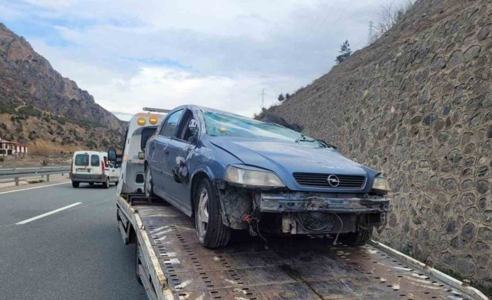 Gümüşhane’de ters dönen otomobilin sürücüsü yaralandı