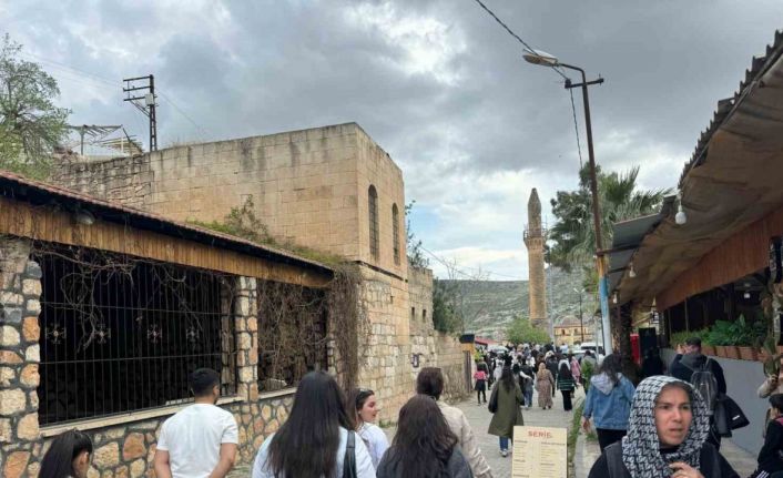 Halfeti, bayram tatilinde ziyaretçi akınına uğradı