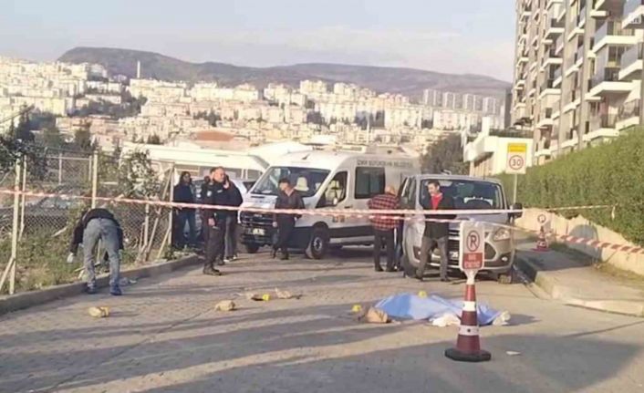 İzmir’de dehşet: Sokak ortasında eski nişanlısını ve annesini vurup intihar etti