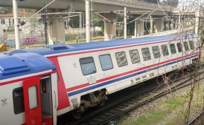 İzmir’de vagon raydan çıktı