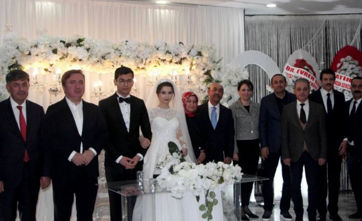 Kartal ve Gül ailesinin mutlu günü