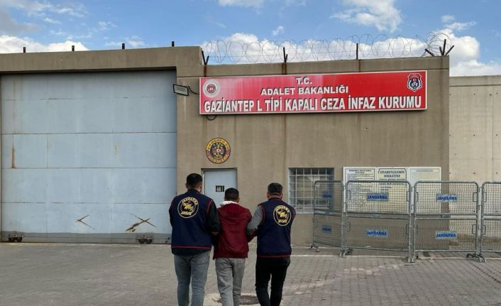 Kesinleşmiş cezası bulunan 2 şahıs yakalanarak tutuklandı
