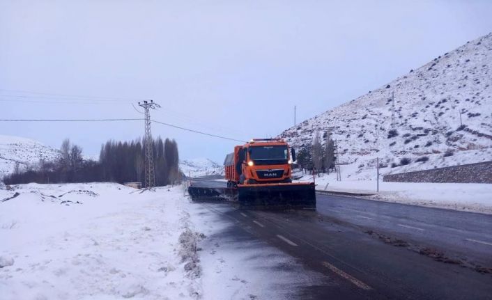 Kop Dağı’nda kar ve tipi etkili oldu