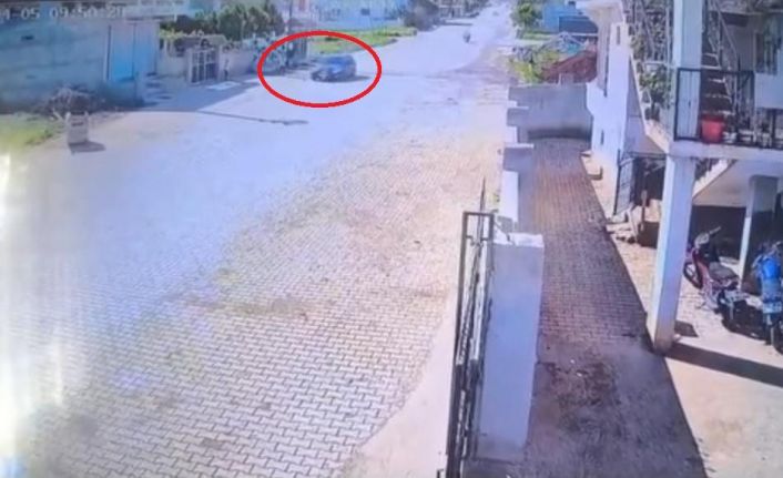 Küçük çocuğun otomobilin altında ezildiği anlar kamerada