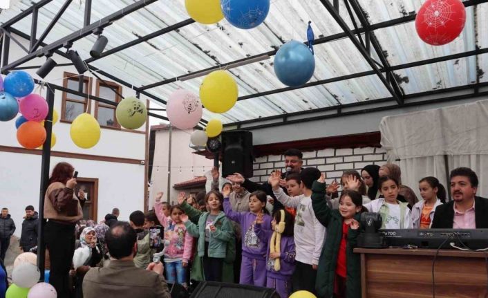 Kütahya’da "Çocuk Bayramlaşması Şenliği"