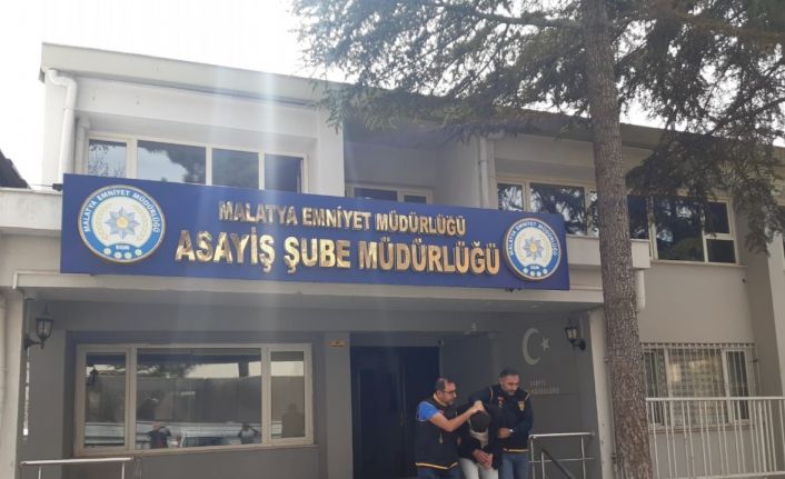 Malatya’da ilginç dolandırıcılık olayı: Bilezik siparişini sahibi gibi alarak kuyumcuyu dolandırdı