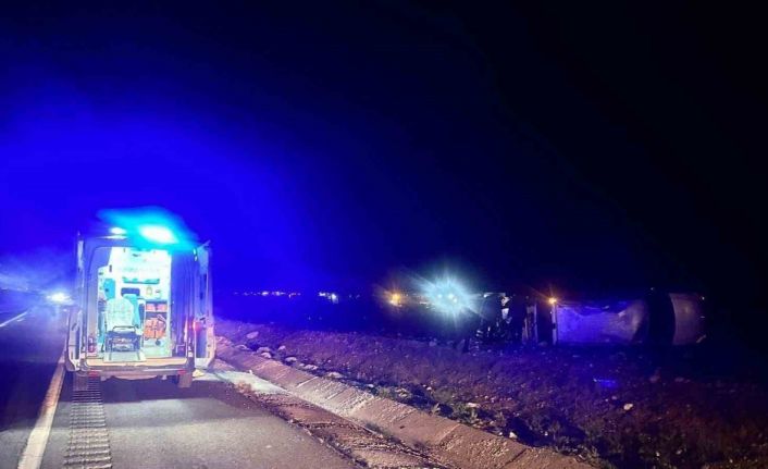 Mardin’de kontrolden çıkan minibüs takla attı: 3 yaralı