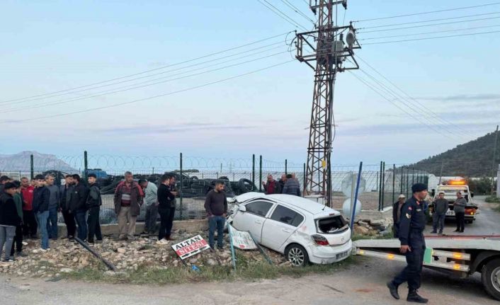 Mersin’de kamyonet ile otomobil çarpıştı: 1 ölü, 5 yaralı
