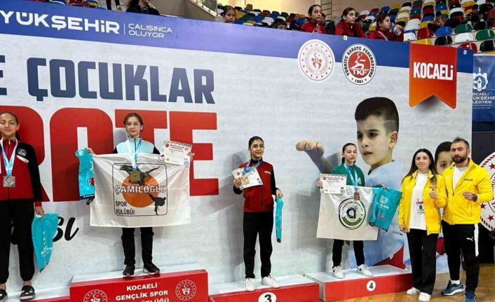 Muş şampiyonluklarla yükselmeye devam ediyor