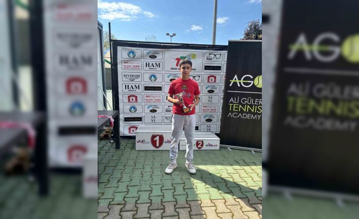 Müsabakalardan 3 madalyayla döndüler