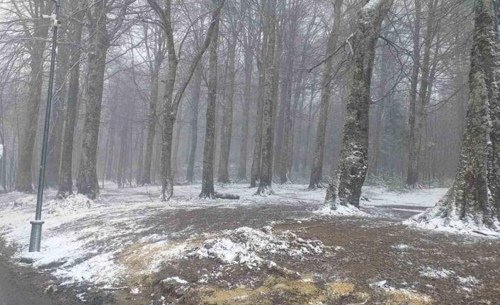 Nisan ayında Kartepe’ye kar yağdı