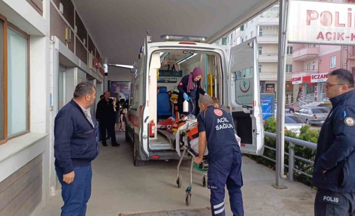 Önce 16 yaşındaki genç kızı sonra kendisini silahla vurdu