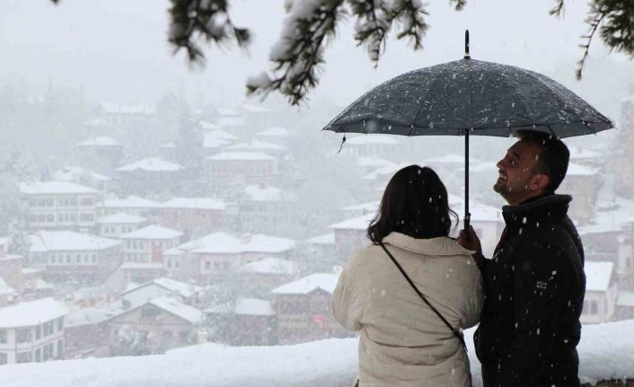 "Osmanlı’nın Parmak İzi" kar manzaraları ile mest etti