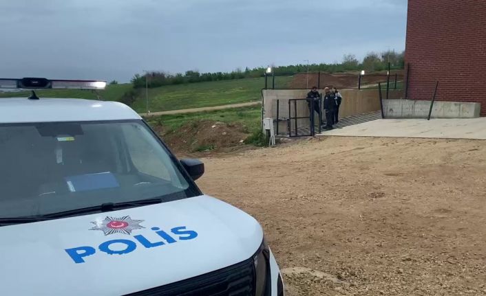 Rezidans önünde "namus davası" diyerek 2 kişiyi bıçakladılar