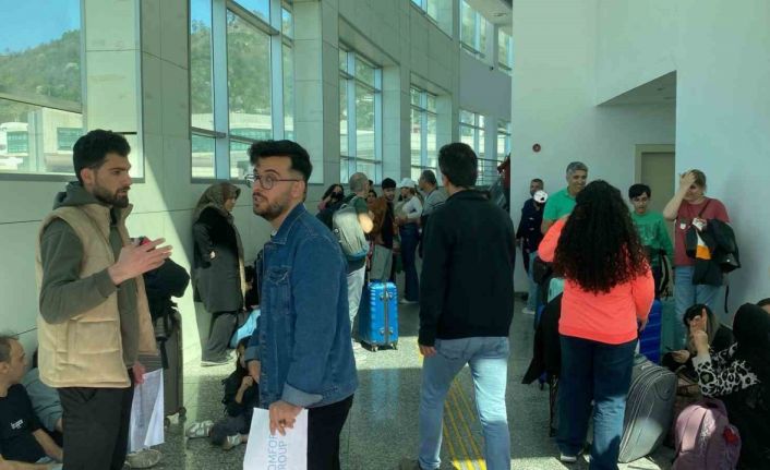 Sarp sınır kapısında bayram yoğunluğu