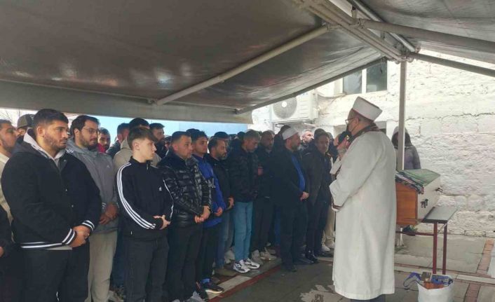 Sevgilisi tarafından öldürülen 14 yaşındaki kız defnedildi