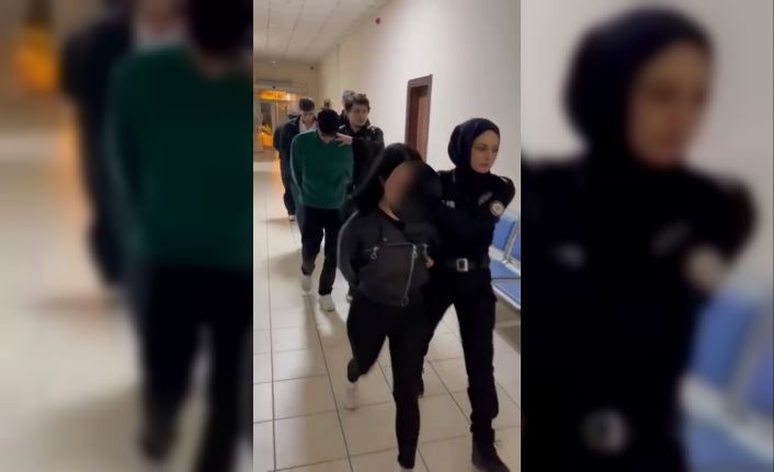 Silahla telefon gasp eden 5 şüpheli kıskıvrak yakalandı