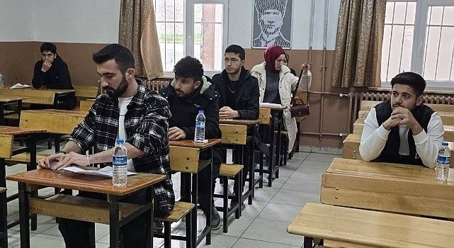 Sinop’ta gençler umre için yarıştı