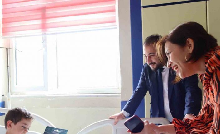 Söke Fehime Faik Kocagöz Devlet Hastanesi’nde çocuk servisinde 23 Nisan coşkusu